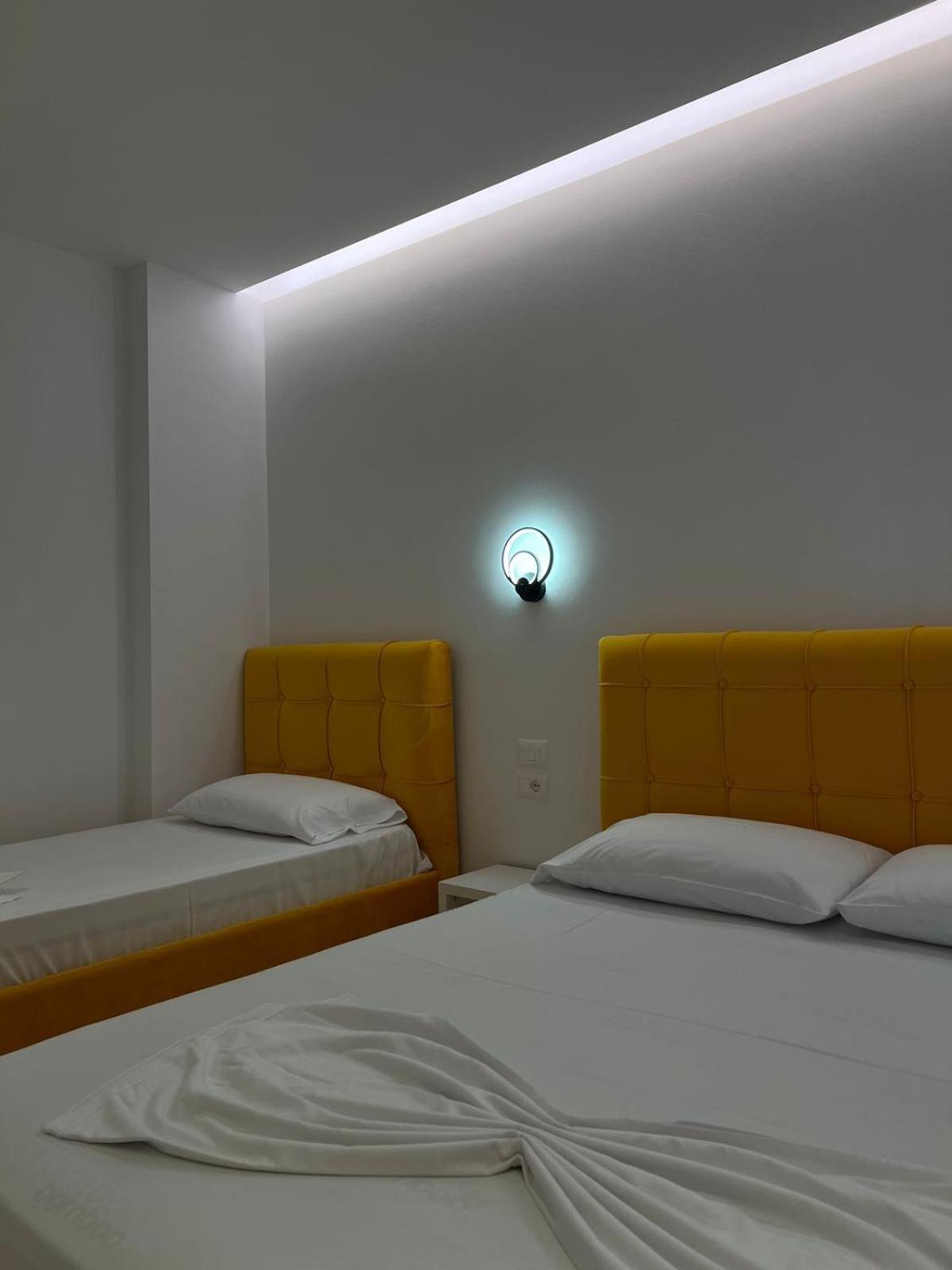 Feniks Hotel Ксамил Экстерьер фото