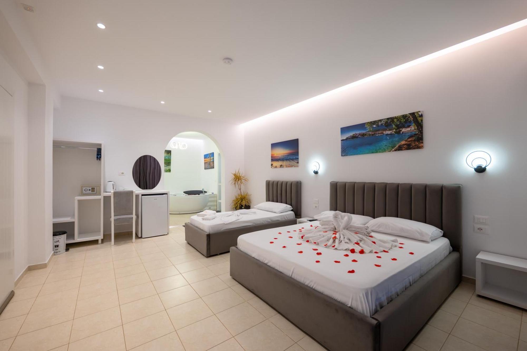 Feniks Hotel Ксамил Экстерьер фото