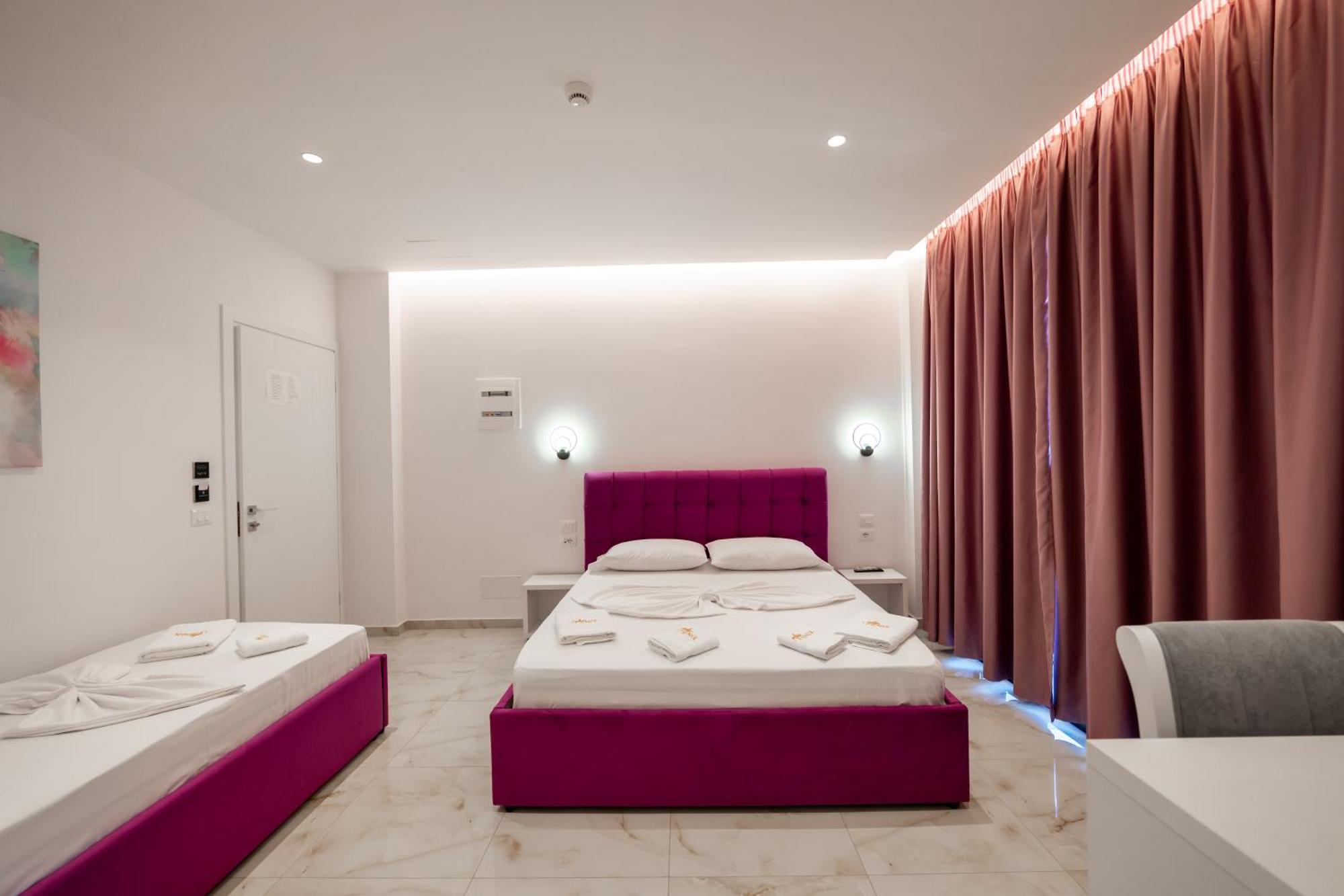 Feniks Hotel Ксамил Экстерьер фото