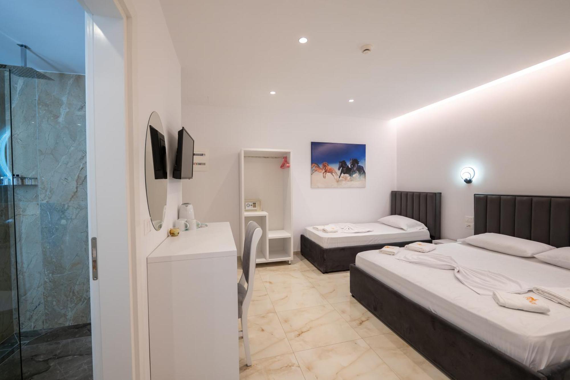 Feniks Hotel Ксамил Экстерьер фото