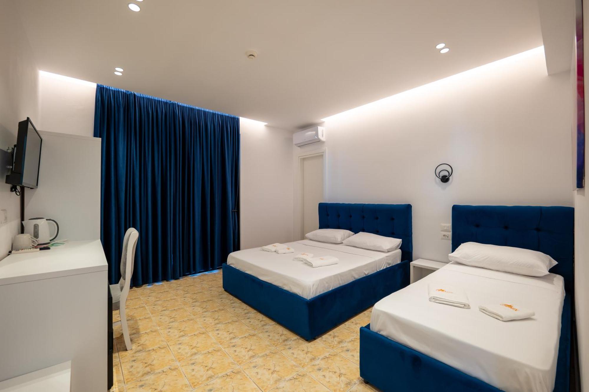 Feniks Hotel Ксамил Экстерьер фото