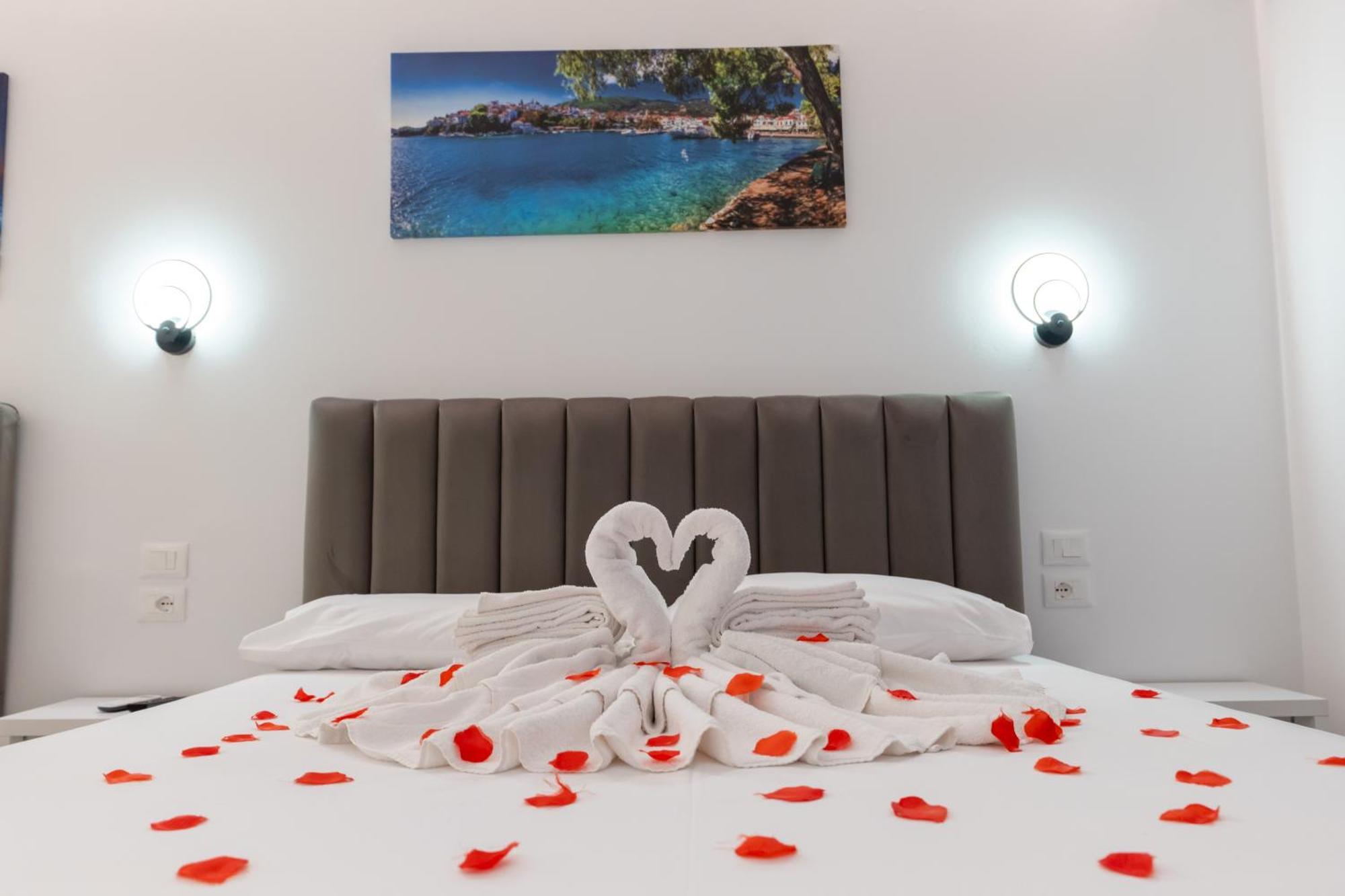 Feniks Hotel Ксамил Экстерьер фото